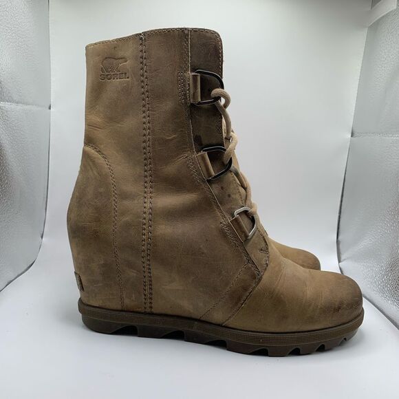 Sorel Women's 9.5 Joan Of Arctic Wedge II‎ Chelsea Boots Beige Lace Up Nubuck - Picture 1 of 7
